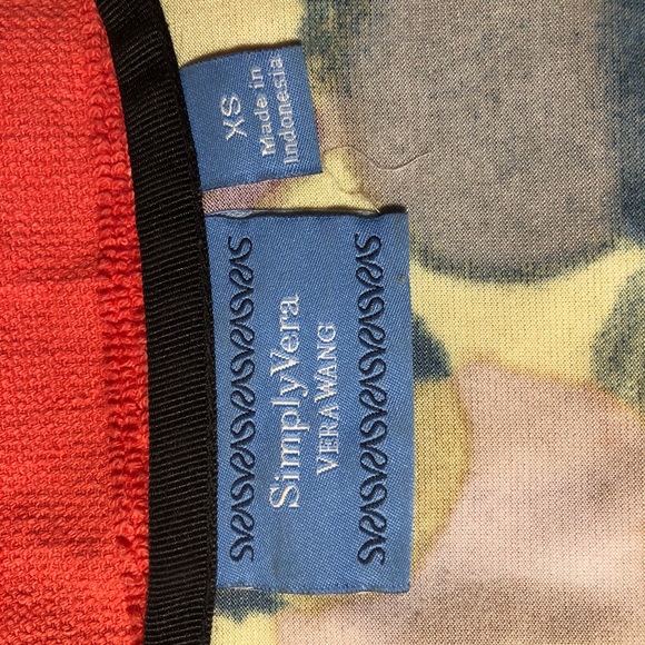 Cowl neck sleeveless blouse - Picture 6 of 8